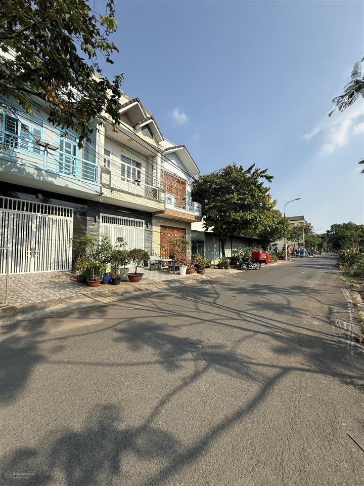 Bán nhà 1 trệt  1 lầu kdc bửu long
