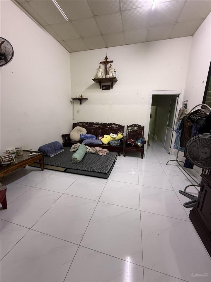 Bán nhà 1 trệt  1 lầu, kdc tân phong