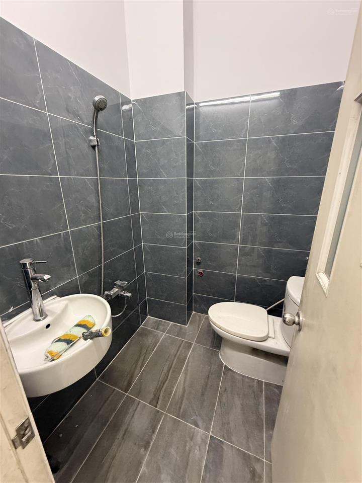 Nhà 3 lầu mặt tiền đặng văn trơn 5.5m x 23m