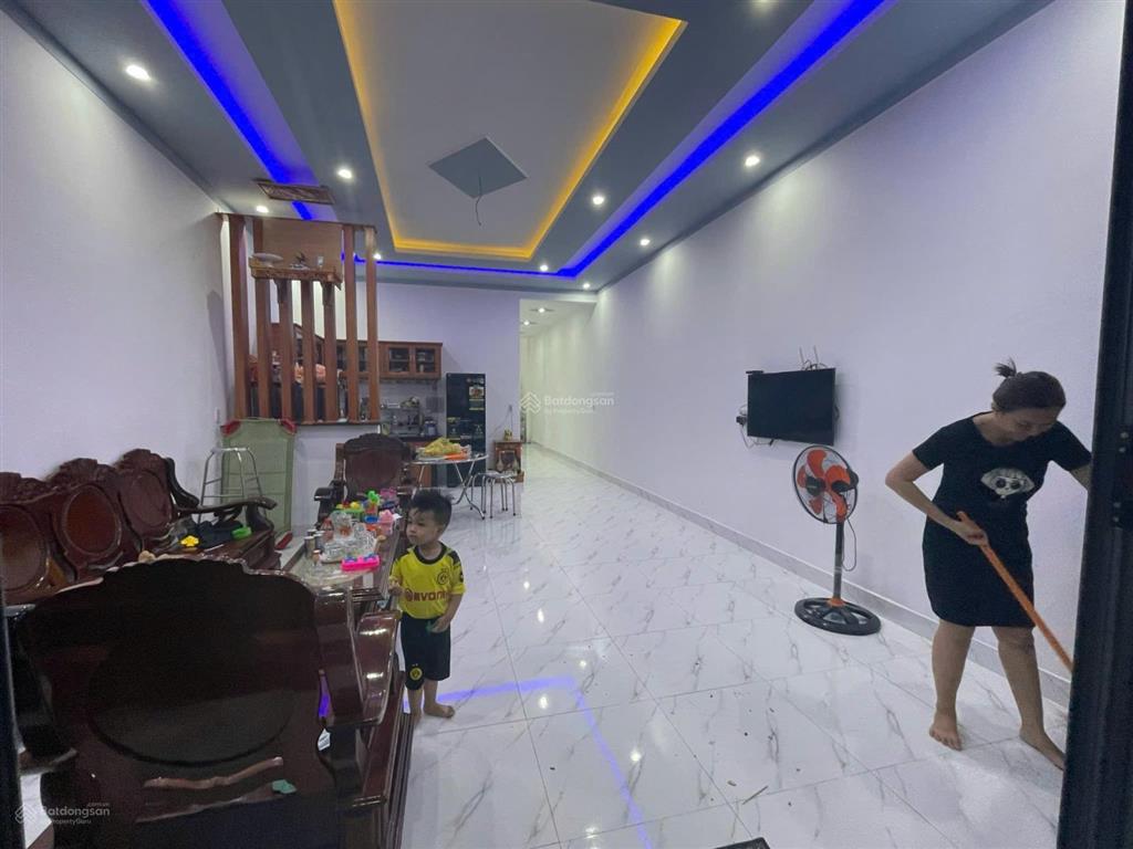 Bán nhà 116m2 đường thông xe hơi 6m