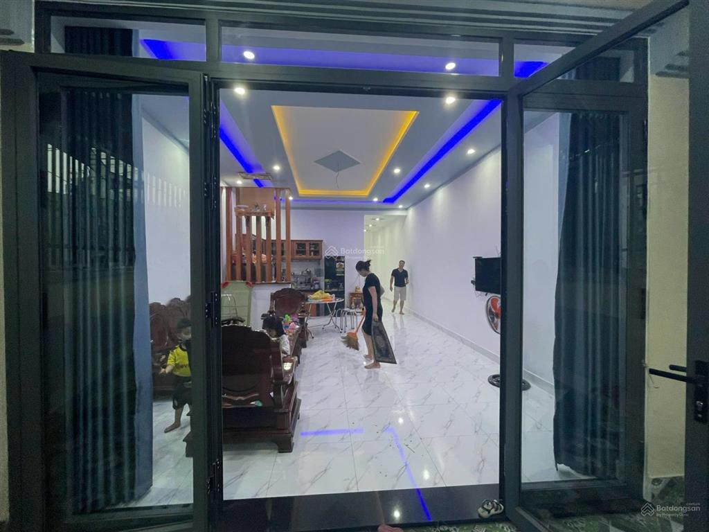 Bán nhà 116m2 đường thông xe hơi 6m