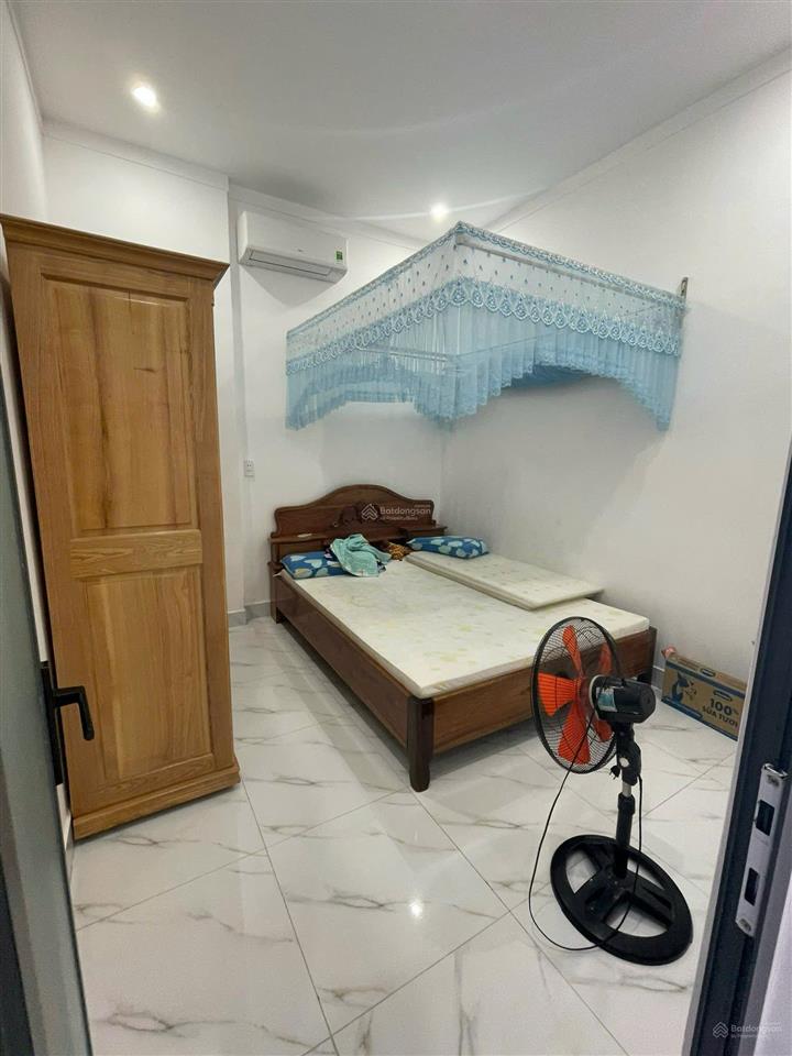 Bán nhà 116m2 đường thông xe hơi 6m