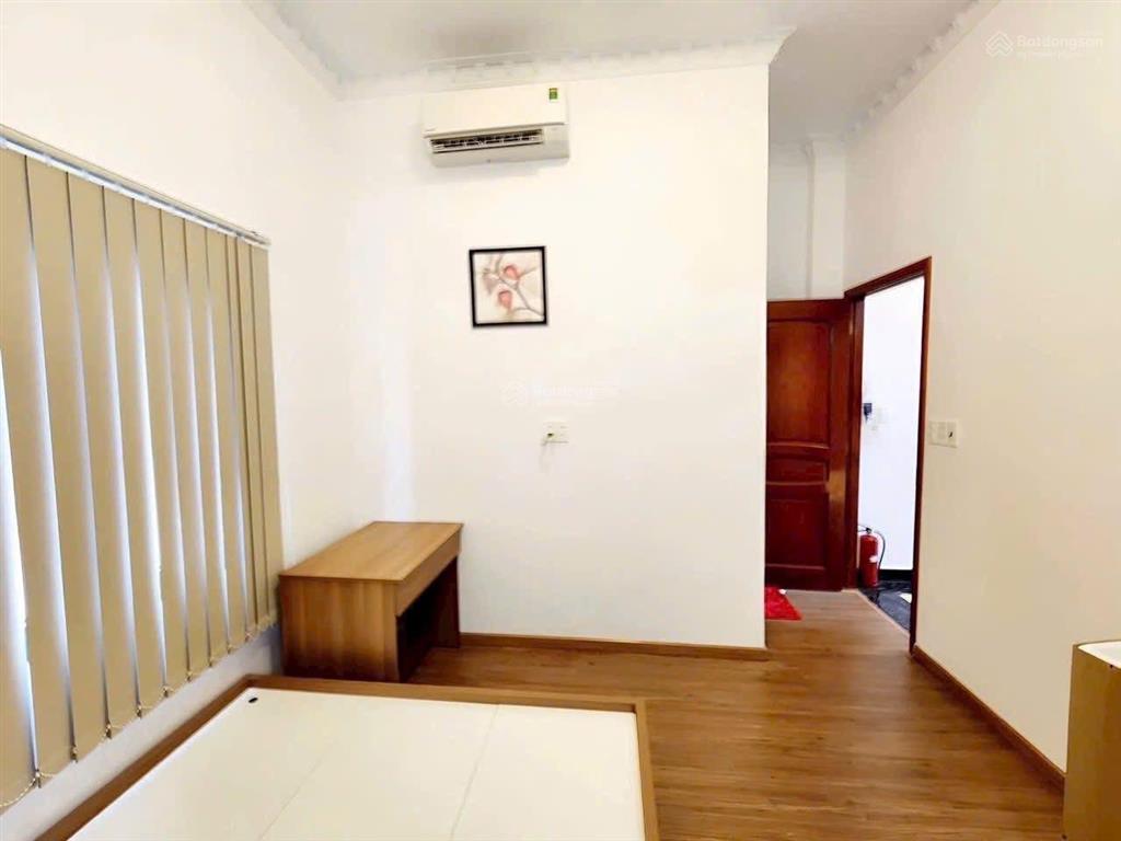 Bán nhà 1 trệt 2 lầu tân cổ điển hạ giá cực sâu