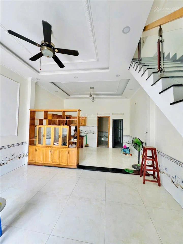 Bán nhà 1 trệt  1 lầu mua về ở luôn giá tốt khu vực