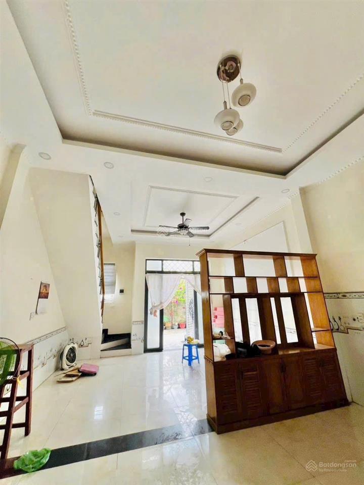 Bán nhà 1 trệt  1 lầu mua về ở luôn giá tốt khu vực