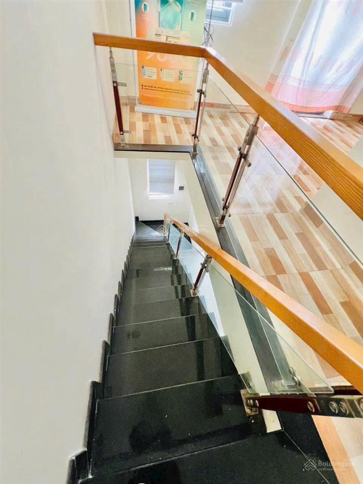 Bán nhà 1 trệt  1 lầu mua về ở luôn giá tốt khu vực