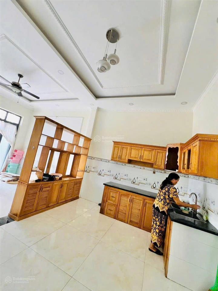 Bán nhà 1 trệt  1 lầu mua về ở luôn giá tốt khu vực
