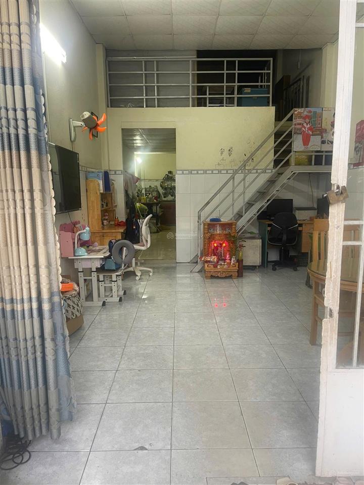 Bán nhà cấp 4 có gác sổ hồng thổ cư chỉ 1.85 tỷ