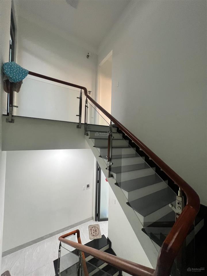 Bán nhà 1 trệt 2 lầu, diện tích 5*22 full thổ cư p. an bình