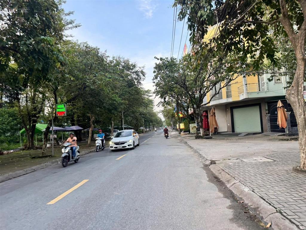 Bán đất 5 x 22 mặt tiền nguyễn thị tồn ngay công ty ponchen
