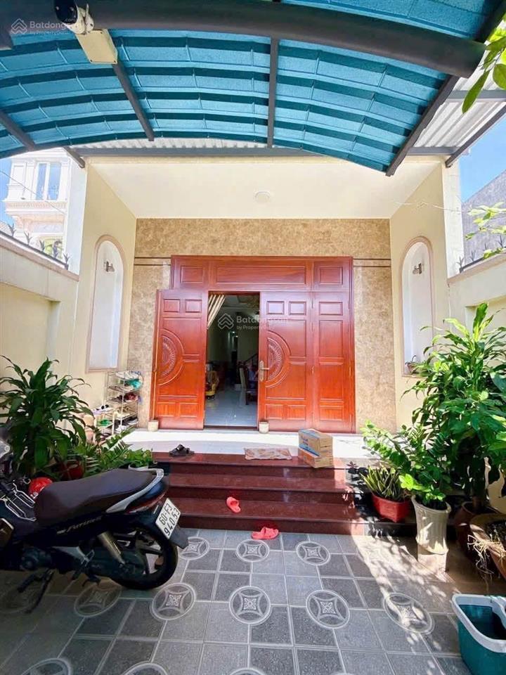 Bán nhà mặt tiền khu gia viên, trước mặt bv đồng nai