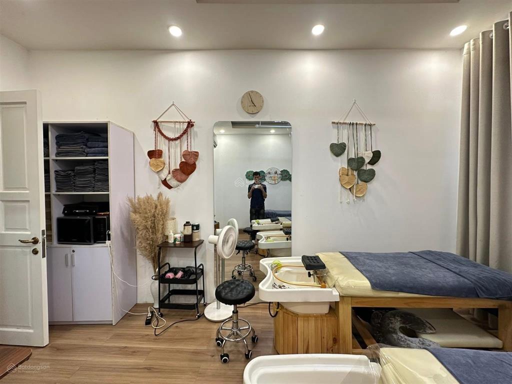 Cho thuê nhà hẻm xe hơi  đường điện biên phủ, quận 3 ( phường xuân hoà )