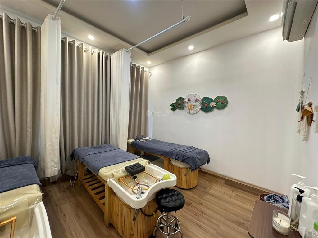 Cho thuê nhà hẻm xe hơi  đường điện biên phủ, quận 3 ( phường xuân hoà )