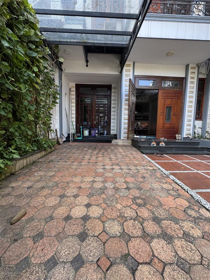 Cho thuê biệt thự hẻm xe hơi lê quang định  gần bà chiểu