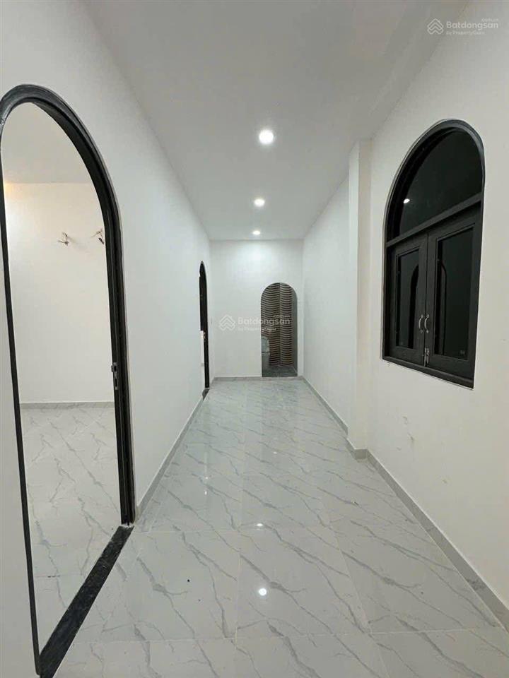 Giảm 200 triệu trả là bán ngay villa sân vườn hồ cá vườn cây mát mẻ