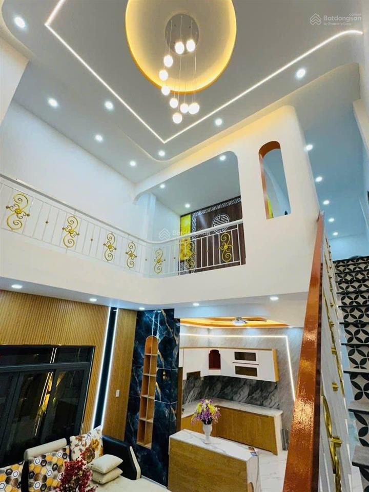 Giảm 200 triệu trả là bán ngay villa sân vườn hồ cá vườn cây mát mẻ