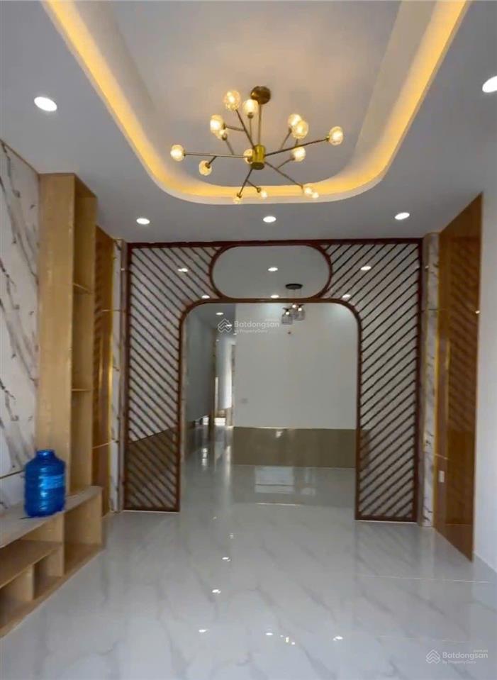 Chủ cần bán căn nhà cấp 4, cách chợ bình chánh 6km