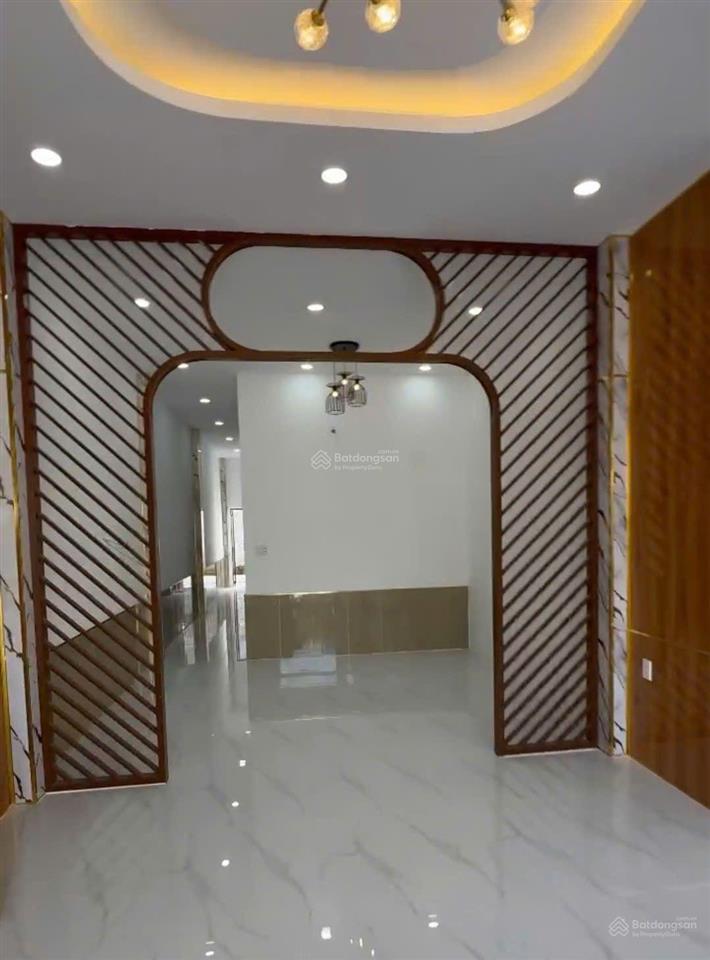 Chủ cần bán căn nhà cấp 4, cách chợ bình chánh 6km