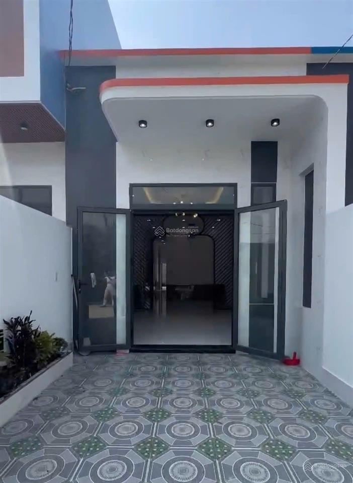 Chủ cần bán căn nhà cấp 4, cách chợ bình chánh 6km