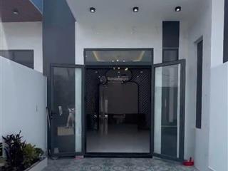 Chủ cần bán căn nhà cấp 4, cách chợ bình chánh 6km