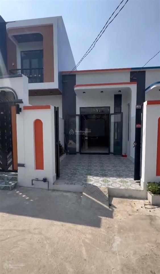 Chủ cần bán căn nhà cấp 4, cách chợ bình chánh 6km