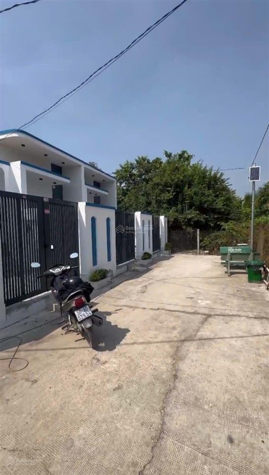 Chủ cần bán căn nhà cấp 4, cách chợ bình chánh 6km