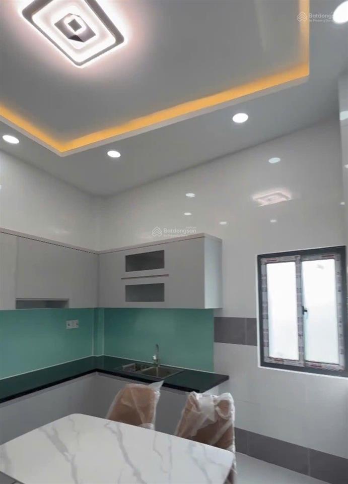 Chủ gửi bán gấp nhà 1 trệt 1 lầu
đườmg nguyễn hữu trí, bình chánh