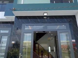 Chủ gửi bán gấp nhà 1 trệt 1 lầu
đườmg nguyễn hữu trí, bình chánh