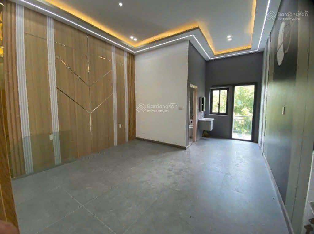 Chính chủ cần bán gấp nhà gần chợ đệm 930tr