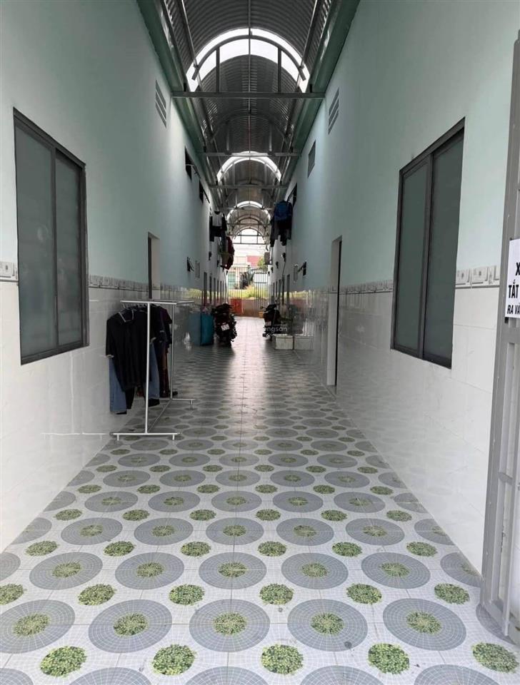 Chủ cần tiền đáo hạn ngân hàng nên cần bán dãy nhà trọ 16 phòng (có 2 kiot)