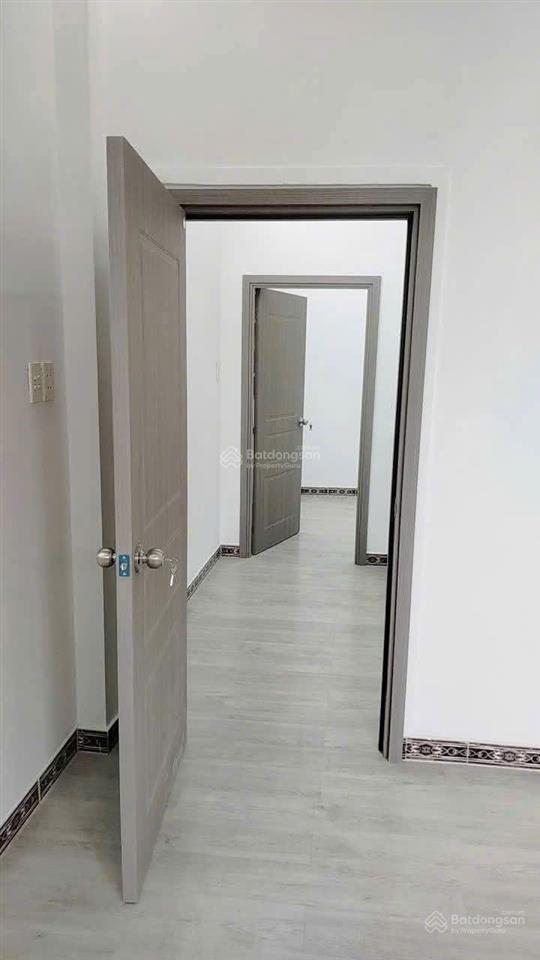 Chủ gửi bán gấp nhà mới hẻm thẳng 3m, gần chợ phú lạc