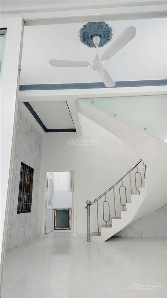 Chủ gửi bán gấp nhà mới hẻm thẳng 3m, gần chợ phú lạc