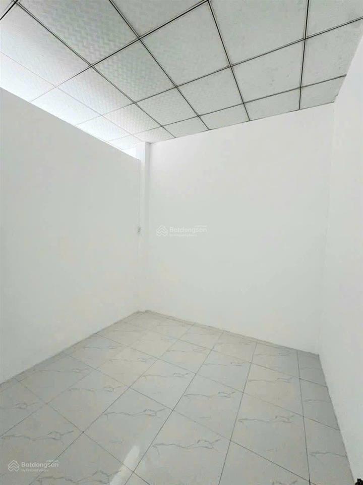 Nhà ngay ngã 3 tân kim ql50 cách quận 8 25p chạy xe. đường xe hơi