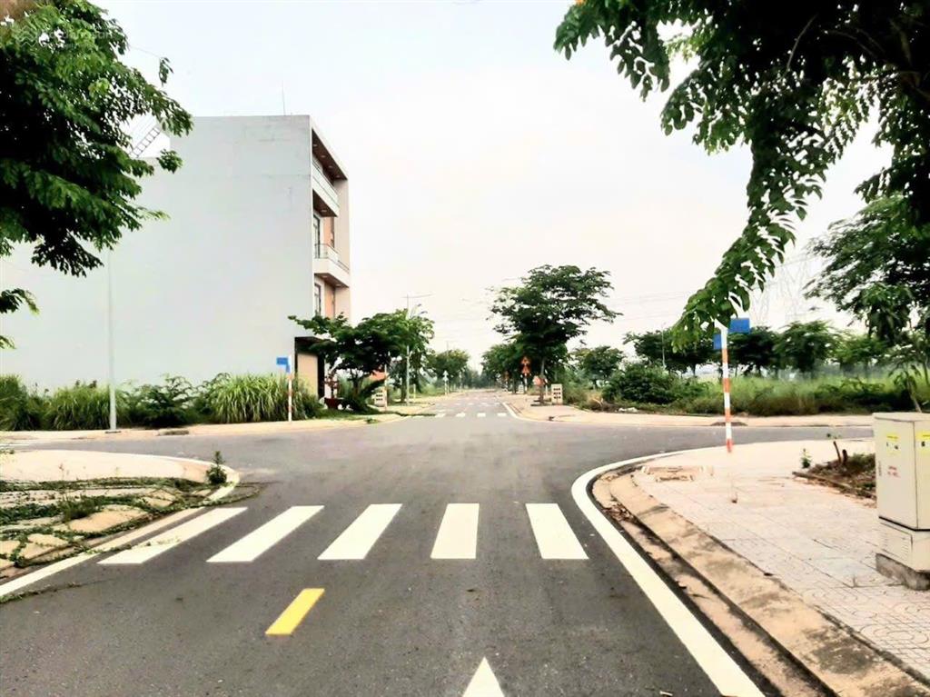 Mua đất đầu tư gần khu cn mà có lợi nhuận cố định hàng tháng thì có đáng mua không? 10x18 (180m2)
