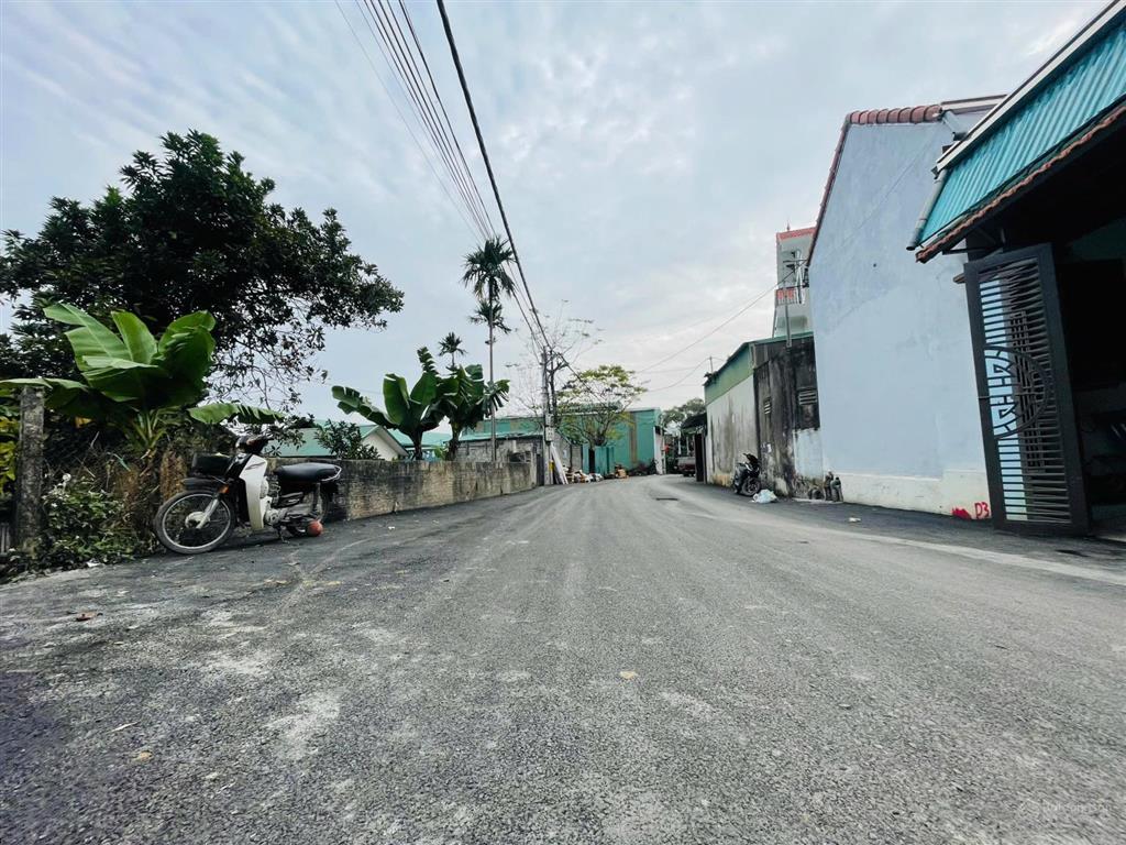Cần bán lô đất 83.6m2 cạnh trường đh cảnh sát thị trấn chúc sơn, chương mỹ, trục chính kinh doanh