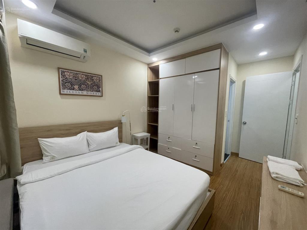Siêu rẻ cho thuê scenic 1 loại 2pn, view hồ bơi, lầu cao giá 16tr/tháng,  0909 356 ***