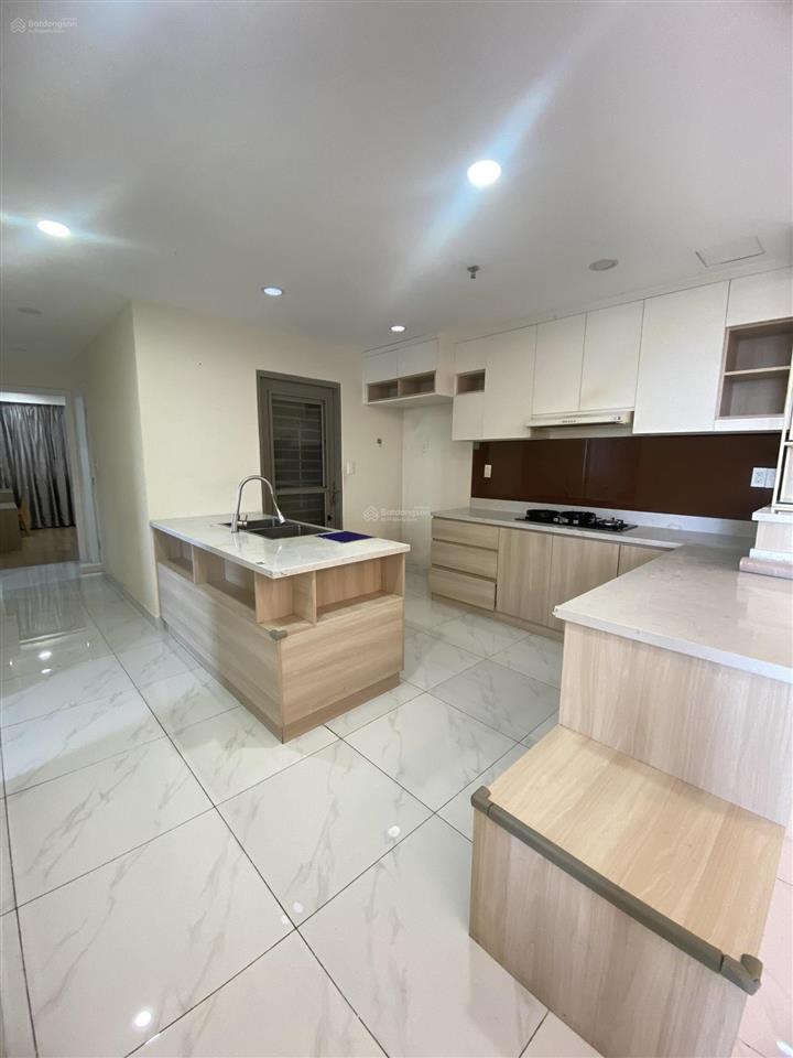 Cho thuê hưng phúc 3pn view biệt thự, ô đậu xe, giá 23tr/tháng.  0909 356 ***