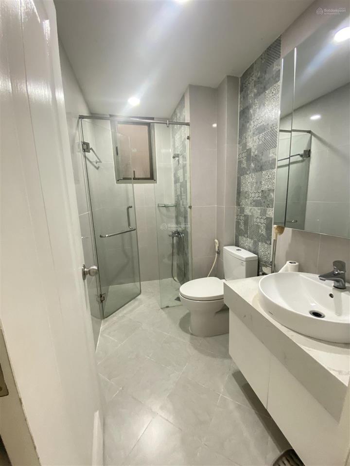 Cho thuê hưng phúc 3pn view biệt thự, ô đậu xe, giá 23tr/tháng.  0909 356 ***