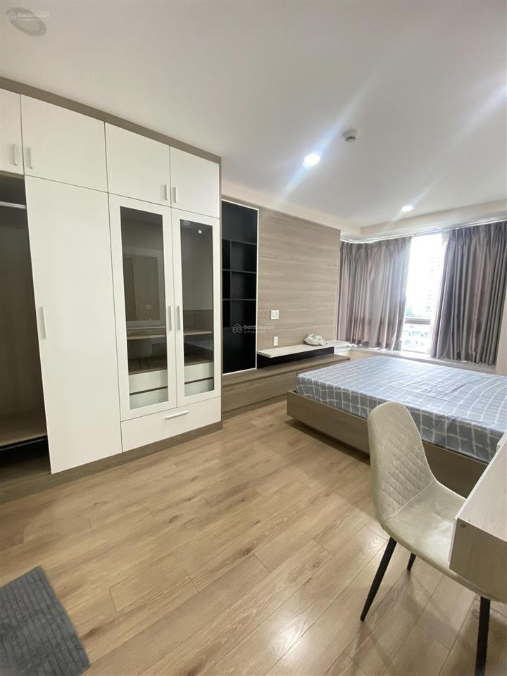 Cho thuê hưng phúc 3pn view biệt thự, ô đậu xe, giá 23tr/tháng.  0909 356 ***