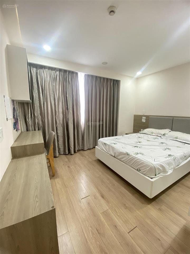 Cho thuê hưng phúc 3pn view biệt thự, ô đậu xe, giá 23tr/tháng.  0909 356 ***