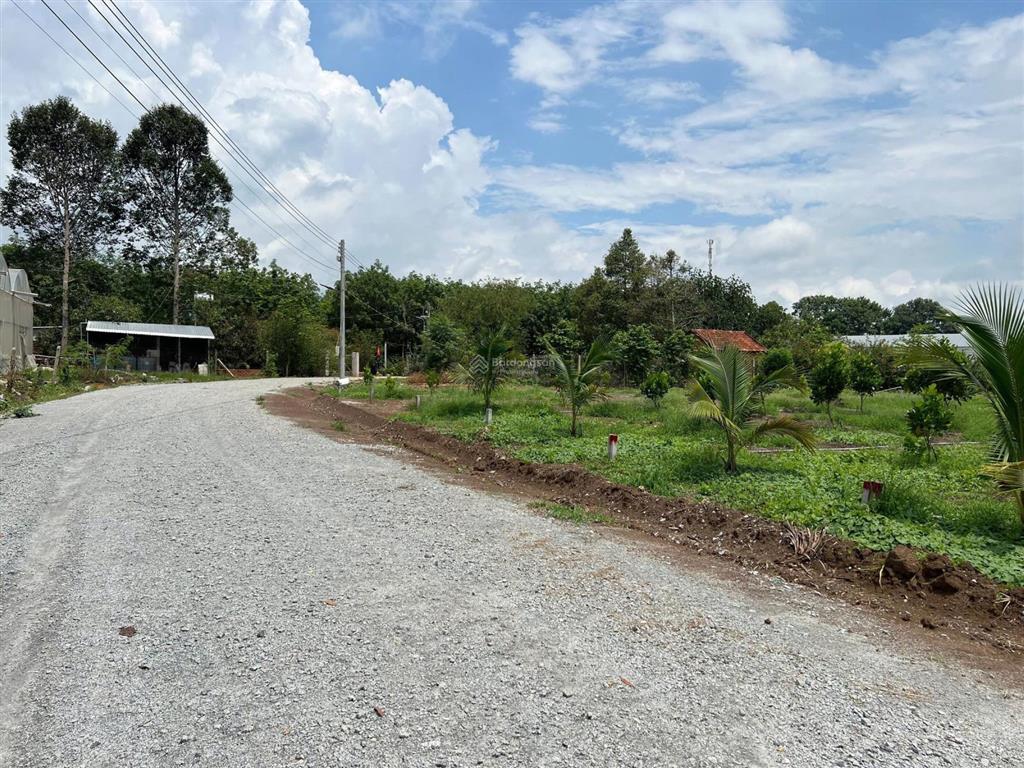 Bán đất tại đường lò rèn, long hòa, 915m2, giá tốt chỉ 6tr/m2, view đẹp