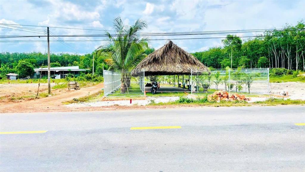 Bán đất tại đường lò rèn, long hòa, 915m2, giá tốt chỉ 6tr/m2, view đẹp