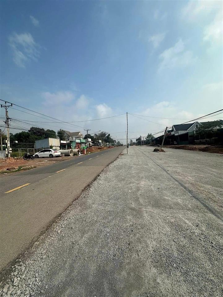 Bán đất tại đường lò rèn, long hòa, 5tr/m2, 4300m2, view đẹp, nhiều tiện ích