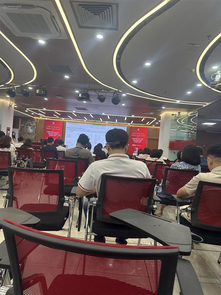 Toà nhà mặt phố minh khai 170m2, lô góc 3 mặt thoáng, mt 8m, nhỉnh 60 tỷ, 6t, thang máy, vỉa hè to