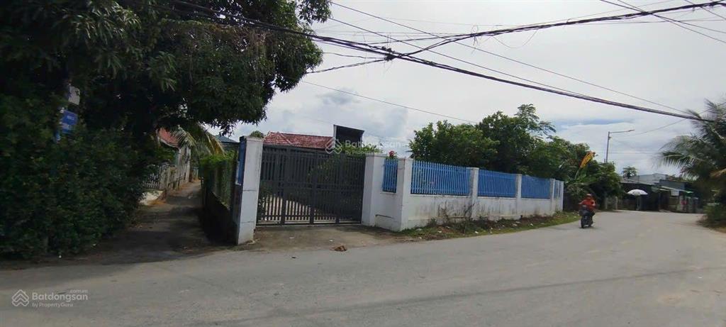 784tr đất dân cắt bán, cách hương lộ 45 chỉ 50m.