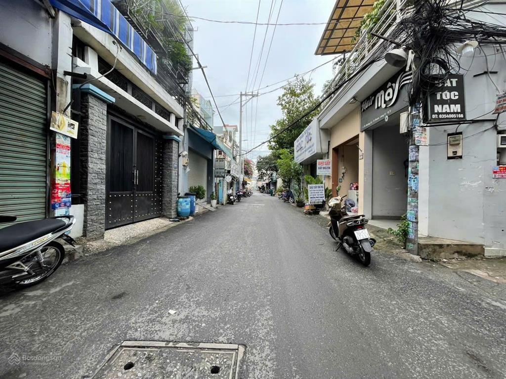 Hàng ngộp. siêu rẻ. mt đường số 147, đỗ xuân hợp, phước long b, quận 9