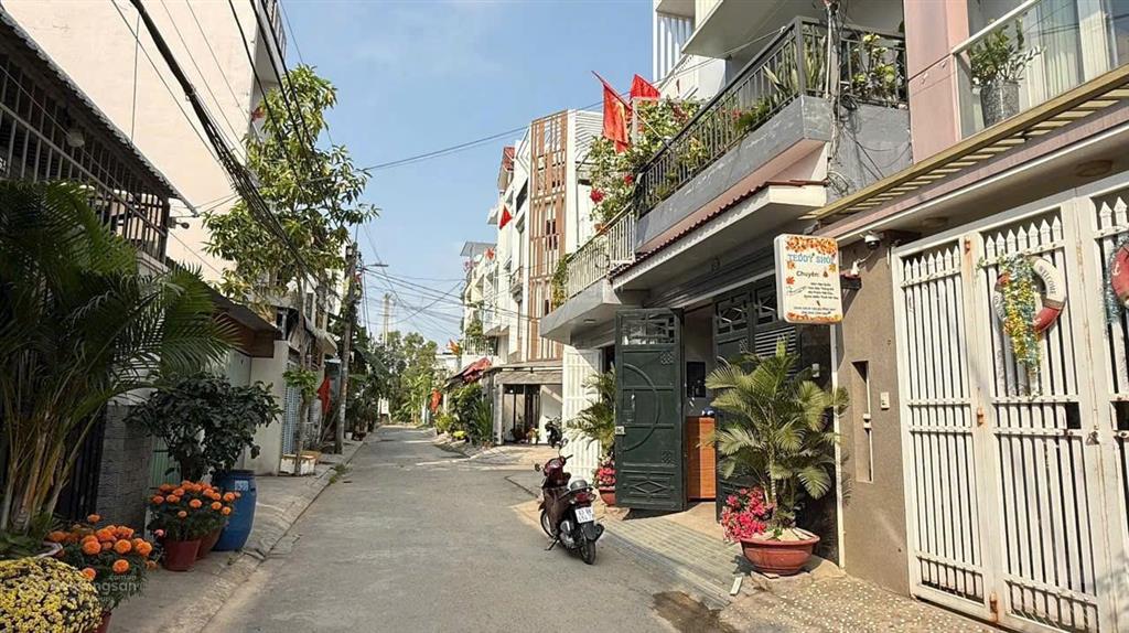 Hàng ngộp. siêu rẻ. hxh đường số 6. nguyễn duy trinh. long trường. quận 9.