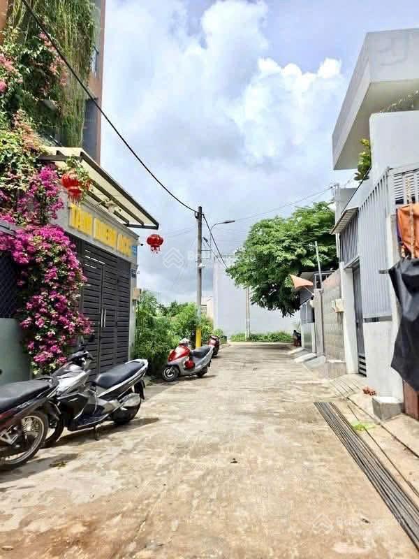 Hàng ngộp. siêu rẻ. hxh đường số 4. lò lu. trường thạnh. quận 9.