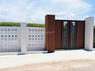 Thị trấn phước hải  ngay tỉnh lộ 44b  cách biển chỉ 5km.đã xây rào kiên cố 2 lô liên kề.dt 8x26