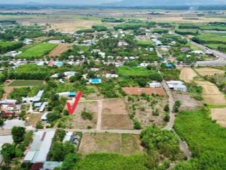 Kẹt tiền bán lô đất 7m trung tâm gần chợ, trường công viên trung tâm đất đỏ  tp hcm